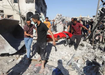 قطاع غزة: أثناء سعيهم للحصول على المساعدة, استشهد 13 فلسطينياً بنيران القوات الإسرائيلية.