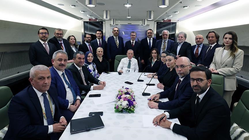 thumbs b c d5600203629f54b8c454c5afbec15e20