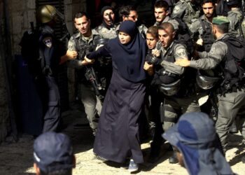 إسرائيل”اعتقلت  600 امرأة فلسطينية من الضفة الغربية خلال العامين الماضيين”