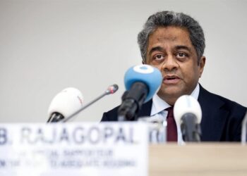 مقرر أممي: تدمير المنازل في غزة يُعتبر إبادة جماعية من قبل إسرائيل و”مجزرة للمساكن”.