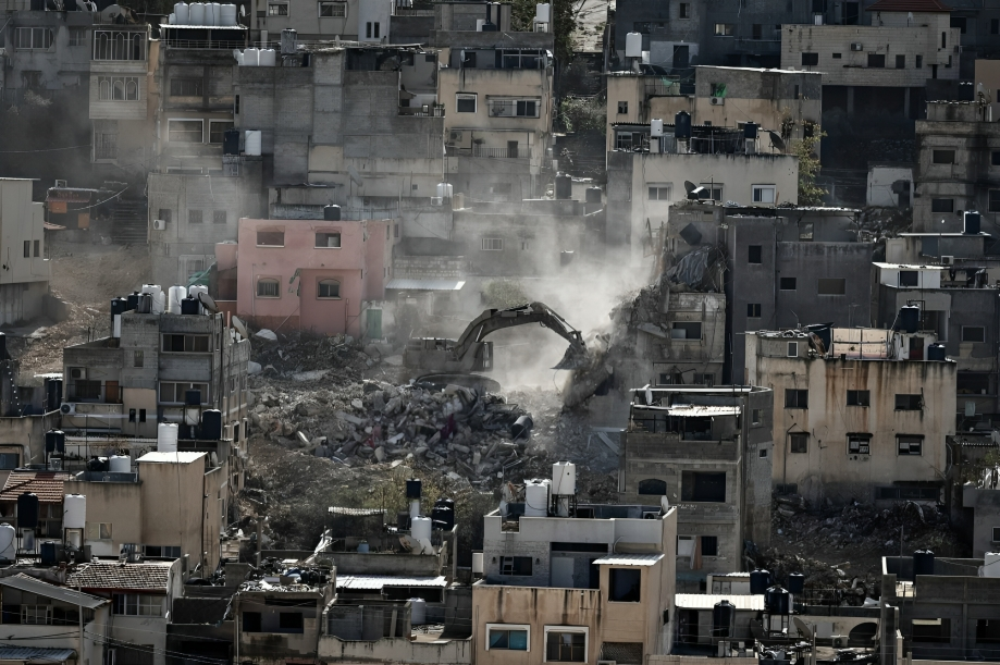 أصبح 11,500 فلسطيني بلا مأوى نتيجة تدمير الاحتلال لمنازل مخيم "نور شمس" في شمال الضفة. 15 1136999 392448194