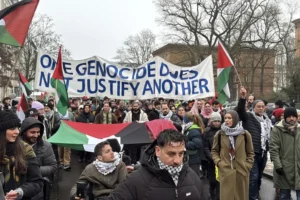 لندن تتشح بالكوفية.. ربع مليون متظاهر في ذكرى النكبة 78 يتحدون حشود اليمين المتطرف 2 berlin 1 1770501776