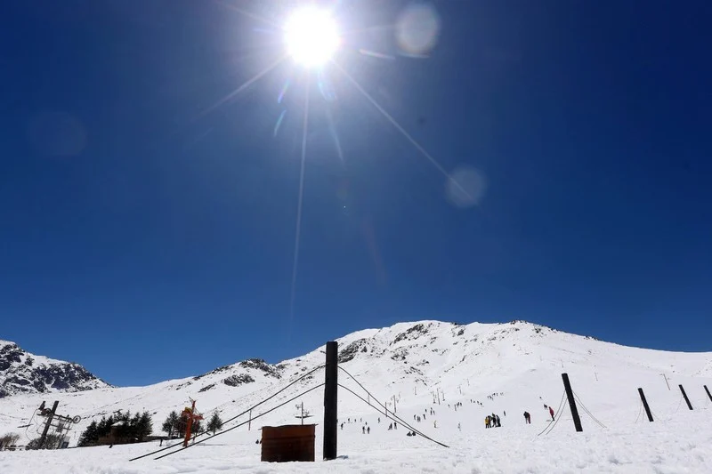 توقع استمرار الطقس البارد في المرتفعات مع تساقط الثلوج وارتفاع في الحرارة خلال النهار 7 neige oukaimden 5