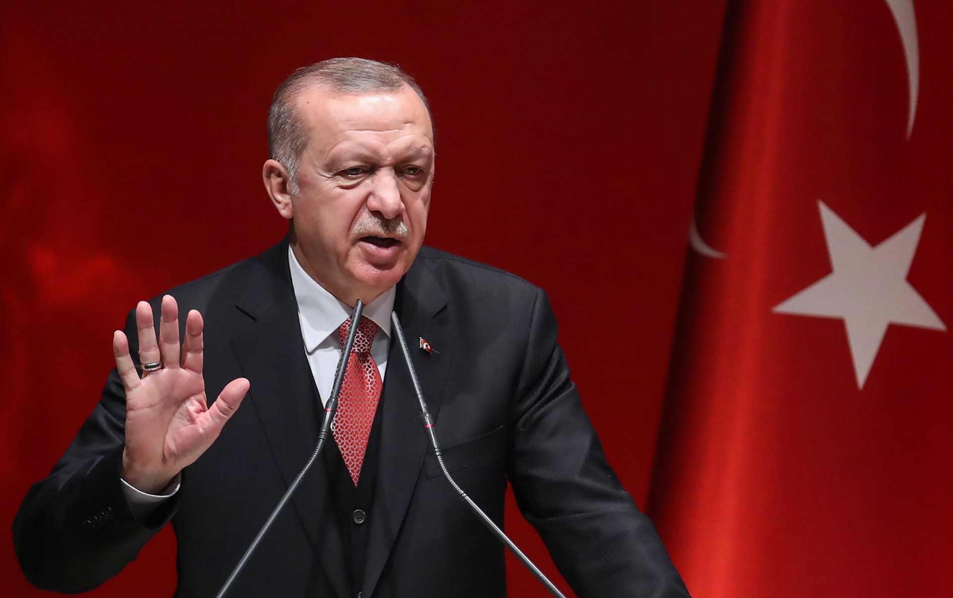الرئيس أردوغان لا سبيل لنا سوى القرآن والسنة والاعتصام بحبل الله لحل مشاكل الأمة الإسلامية.
