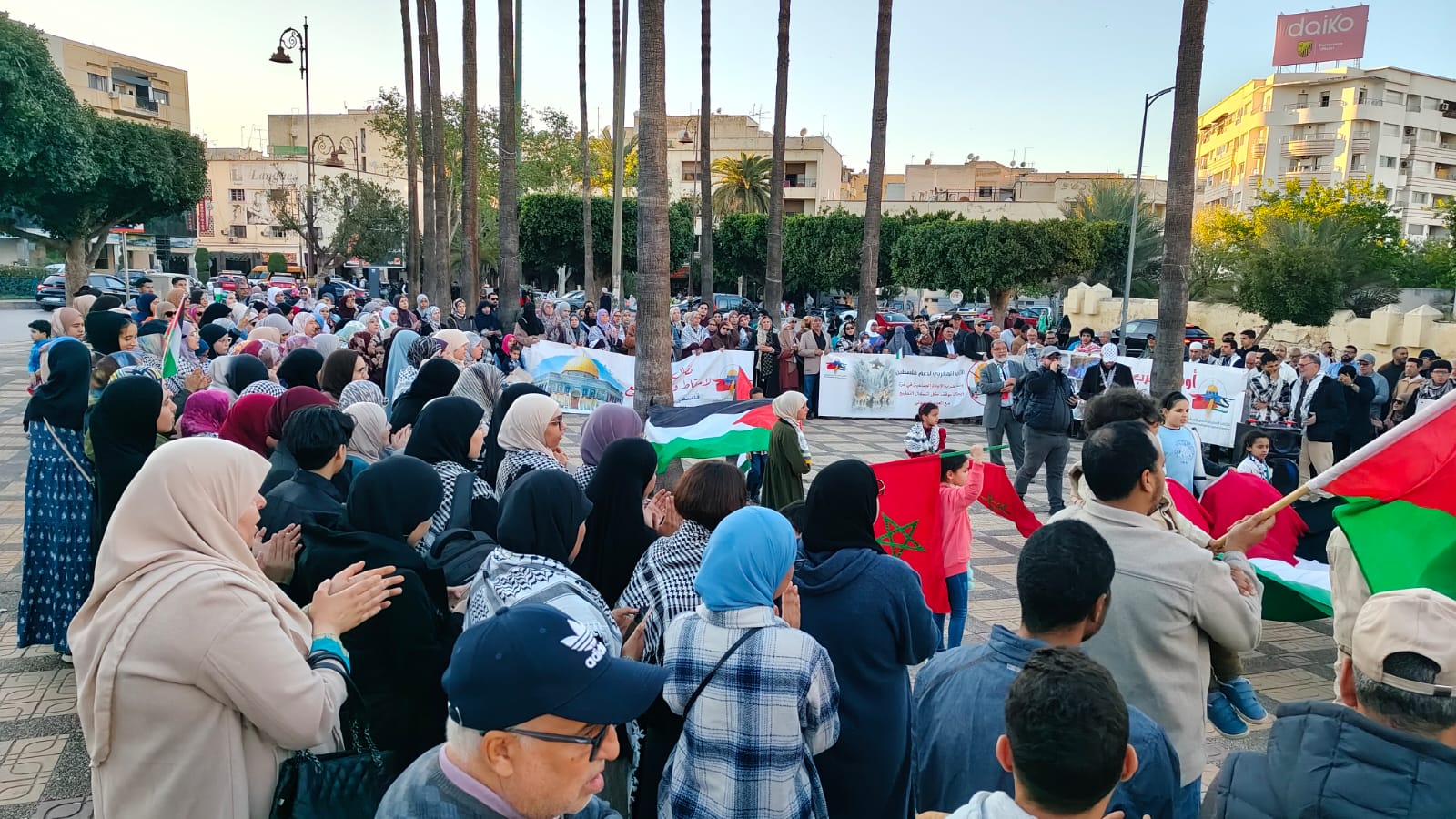 وقفة احتجاجية بفاس تنديدًا بحصار المسجد الأقصى وقانون إعدام الأسرى.
