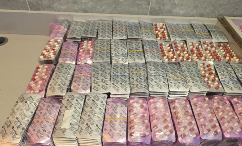 طنجة المتوسط: إجهاض تهريب 17 ألف قرص طبي مخدر و60 كيلوغراماً من "المعسل". 1 WhatsApp Image 2026 04 25 at 10.15.07