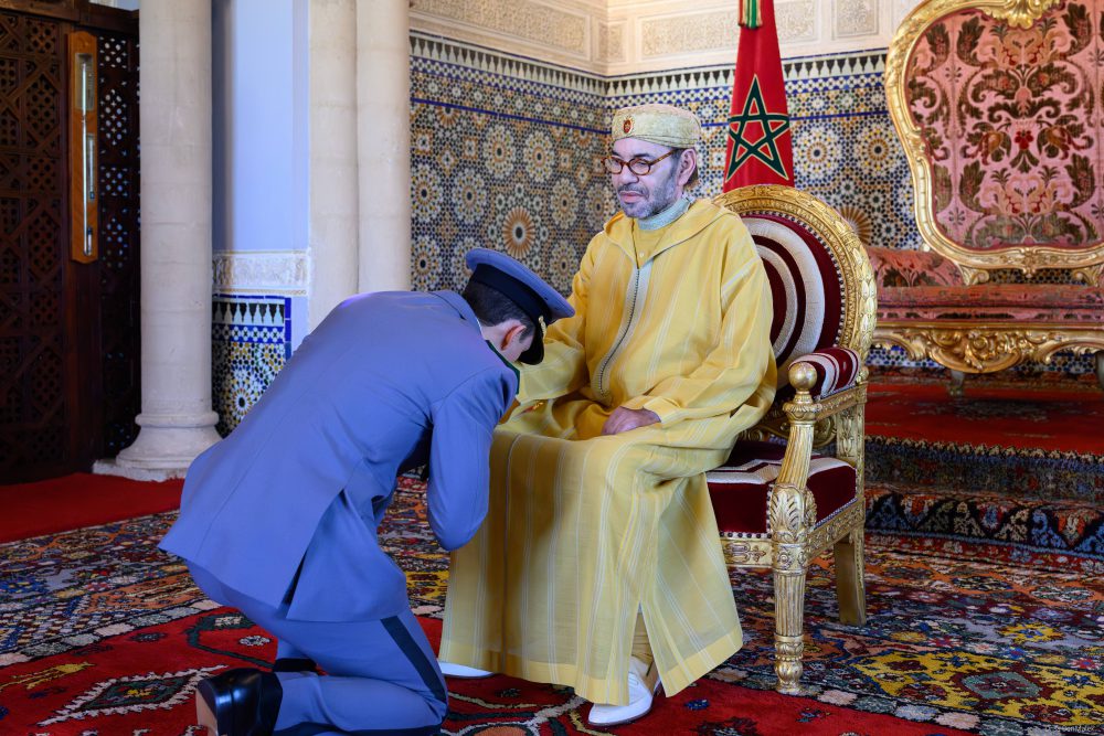 بلاغ من الديوان الملكي: تعيين صاحب السمو الملكي ولي العهد الأمير مولاي الحسن منسقا لمكاتب ومصالح القيادة العامة للقوات المسلحة الملكية.