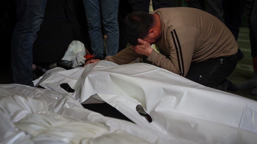 غزة: تسجيل 16 قتيلاً و39 جريحاً خلال الساعات الـ48 الماضية, و ارتفاع الحصيلة الإجمالية إلى 72 ألفاً و819 قتيلاً، و172 ألفاً و894 مصاباً،