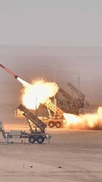 الجيش الكويتي: الدفاعات الجوية تتصدى بنجاح لهجوم بالصواريخ والمسيرات فجر اليوم