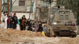 جريدة القرب 176 الأمم المتحدة تعلن عن نزوح ما يزيد عن 33 ألف فلسطيني.
