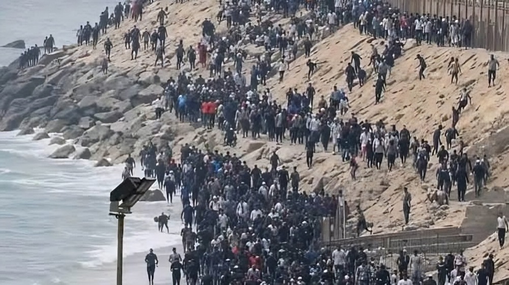 بلاغ وزارة الداخلية الاسبانية بشأن الوضع في مدينة سبتة المتمتعة بالحكم الذاتي 4 f83d9c7e49ed461fac0cf24975c461f7