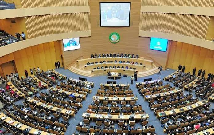 جريدة القرب 167 المغرب يشدد أمام مجلس السلم والأمن الإفريقي على ضرورة تبني استراتيجية شاملة ومتعددة الأبعاد لمواجهة الإرهاب في القارة.