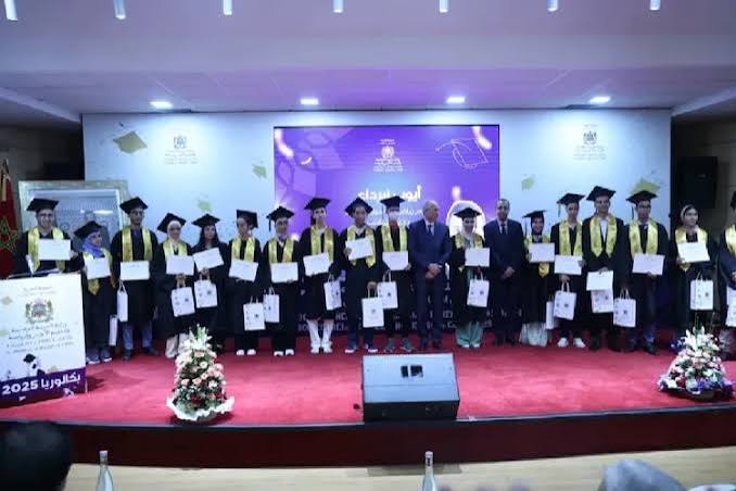 الرباط: وزارة التربية الوطنية والتعليم الأولي والرياضة تُكرم التلميذات والتلاميذ الحائزين على أعلى المعدلات في امتحانات البكالوريا لدورة يونيو 2026. 3 images 2026 07 24T231217.312