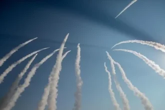 صواريخ إيرانية تستهدف العقبة وإيلات. والجيش الأردني يعترض 3 منها