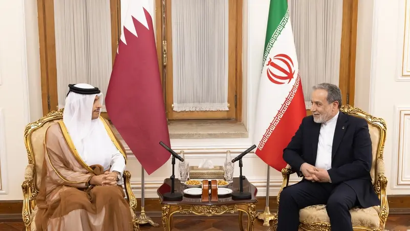 قطر و إيران تبحثان مقترحاً لإنشاء ممر ملاحي مؤقت عبر مضيق هرمز