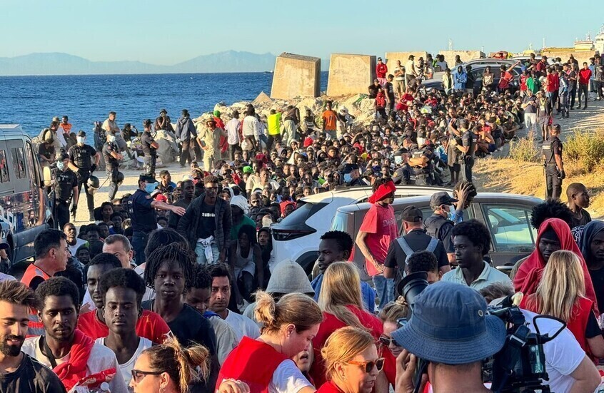 خبير إسباني يربط أزمة سبتة بانتقام أمريكي إسرائيلي من إسبانيا لمواقفها الداعمة لفلسطين.