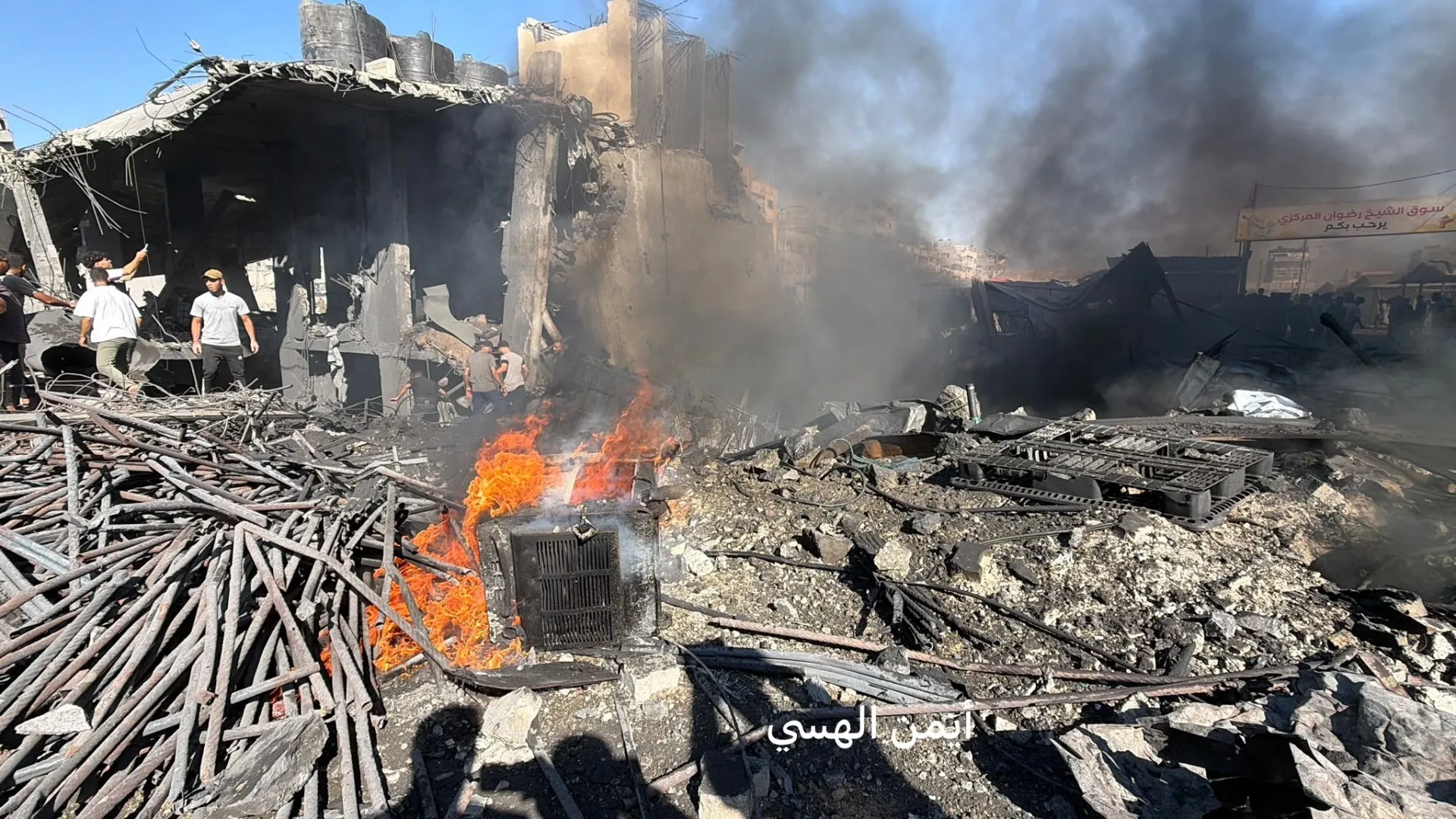 تفاقم الأوضاع في غزة: 5 شهداء ودمار يلحق بالمنازل والمساجد والمرافق العامة.