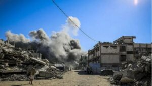 جريدة القرب 165 استشهاد 3 فلسطينيين من عائلة واحدة جراء قصف إسرائيلي جنوب غزة