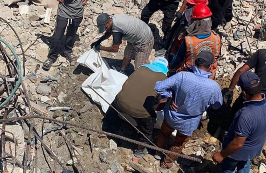 غزة.. 40 طفلا و38 امرأة بين القتلى و157 مفقودا بقصف إسرائيلي لمربع سكني