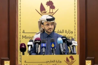قطر تدعو للضغط على إسرائيل وتؤكد التزام حماس باتفاق غزة