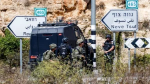 مقتل مستوطن بإطلاق نار برام الله واعتقال المنفذ مصابا من داخل مشفى 2 مقتل فلسطيني وإسرائيلي. وإطلاق عملية أمنية واسعة بالضفة