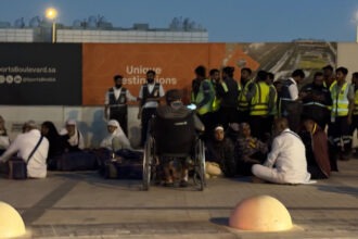 17 قتيلا في 20 هجوما حوثيا على مطار الرياض