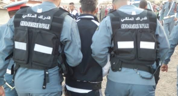فاس: عناصر الدرك الملكي تفكك مصنعاً سرياً لإنتاج "الماحيا" بأولاد الطيب وتحجز معدات ضخمة 3 images 2026 10 14T004508.178