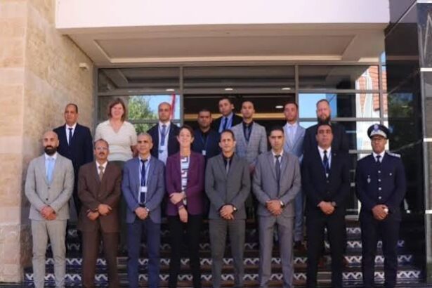 إفران: تنظم المديرية العامة للأمن الوطني بشراكة مع خبراء هولنديين دورة تدريبية في مجال مكافحة تزوير الوثائق.