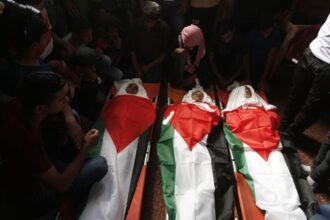 خمسة شهداء منذ الصباح في غزة. وتشييع 75 شهيدا انتُشلوا من تحت الأنقاض