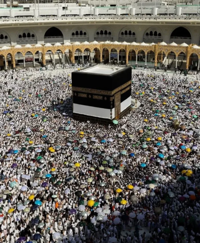 حجاج بيت الله الحرام يؤدون طواف الإفاضة في أجواء إيمانية وخدمات متكاملة
