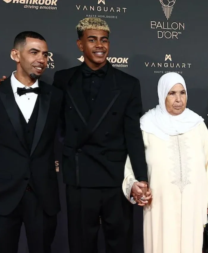 لامين يامال: أنا مسلم والحمد لله وأصلي قبل المباراة وأصوم رمضان
